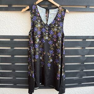 Urban Outfitters Sleeveless Floral V-Neck Swing Dress in Black | Size Small